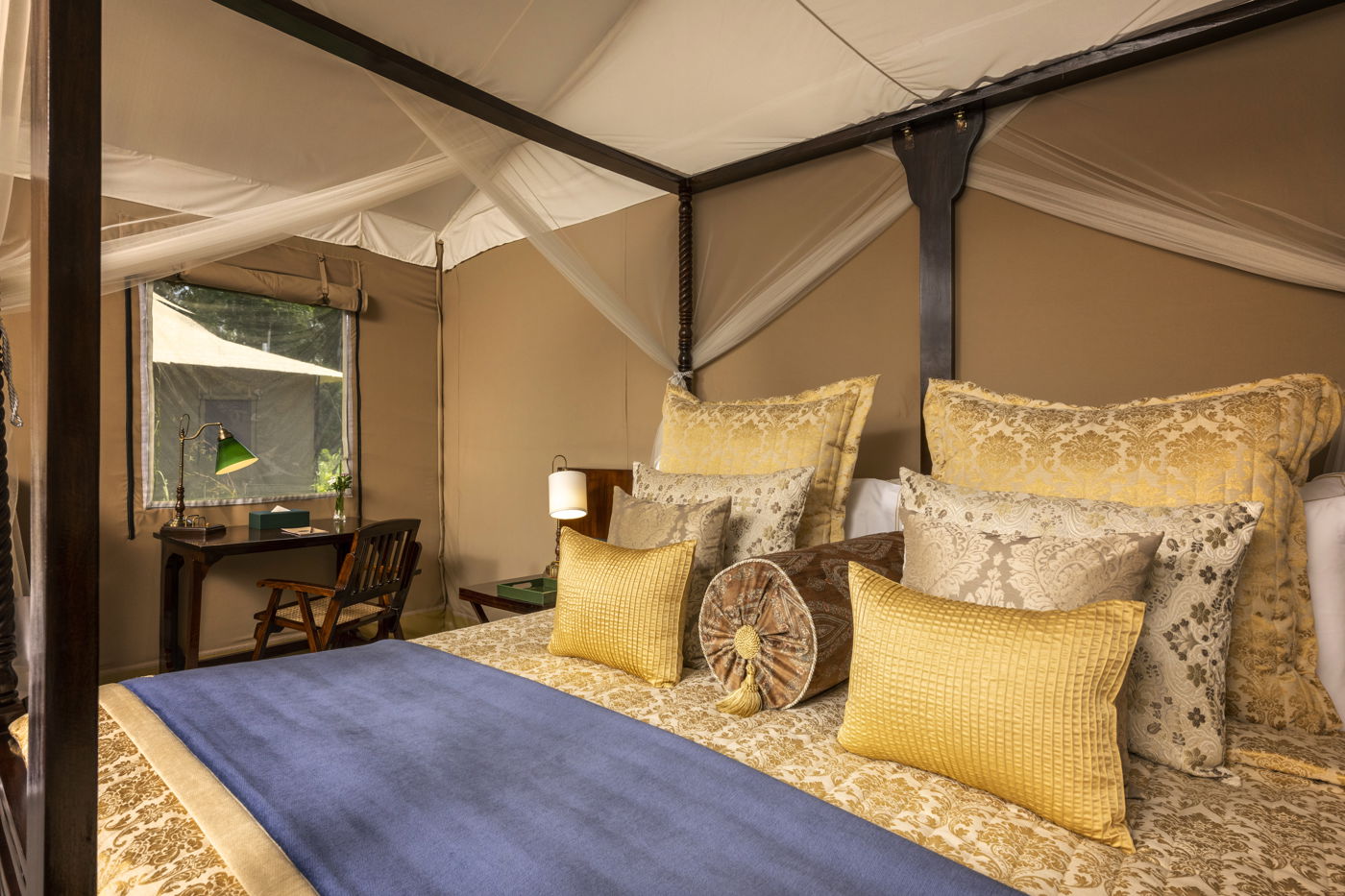 stay LUXURY TENTS